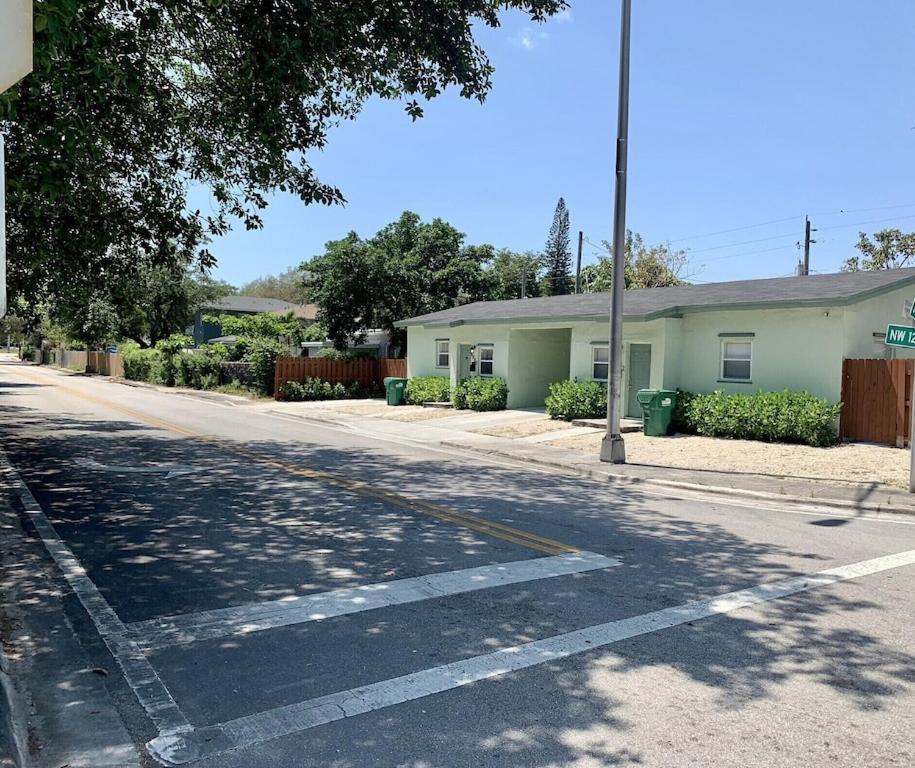 Deco Drive Miami • Near Hard Rock Stadium • South Beach • Wynwood 외부 사진